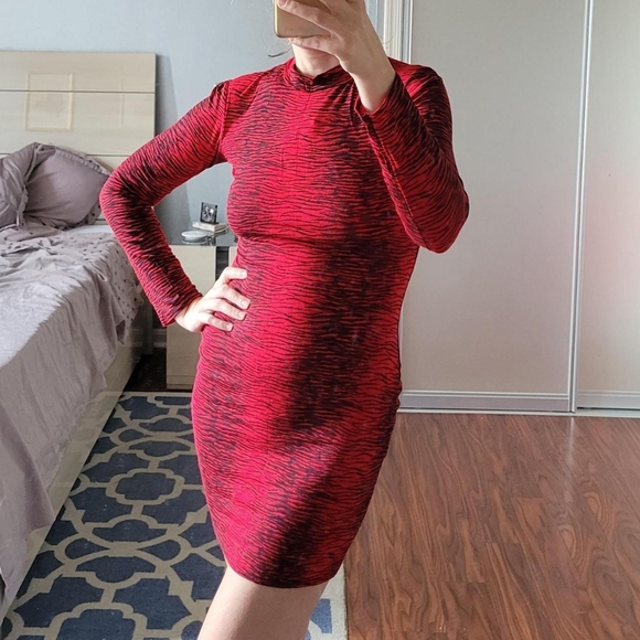 Pretty Little Thing red animal print long sleeve bodycon mini dress - Picture 3 of 9